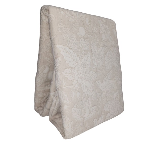 Envogue Shabby Chic Birds Flowers Embossed Jacquard Tablecloth Ivory 60x84Oblong